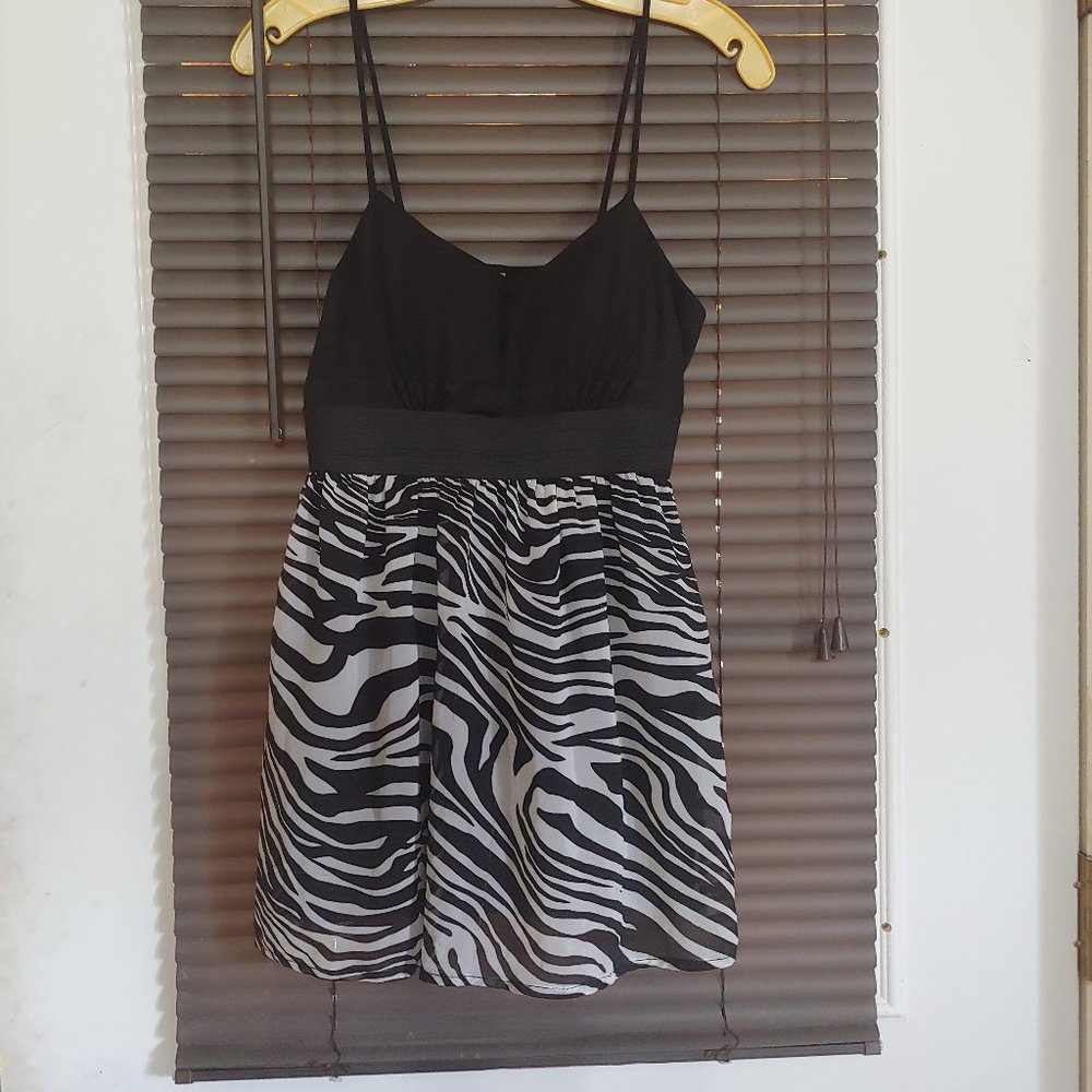 Rue 21 womans tunic top  size junior m